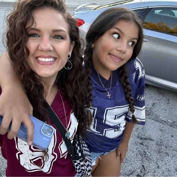 Hi I’m Lauren!!! Welcome to my closet. - Picture 3 of 4